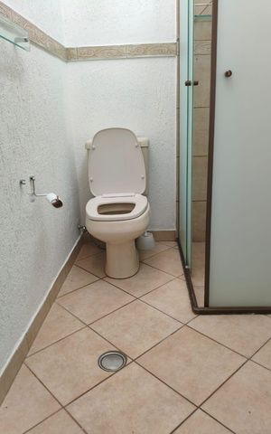 Casa à venda com 103m², 2 quartos e 1 vaga Casa à venda com 103m², 2 quartos e 1 vagaBanheiro