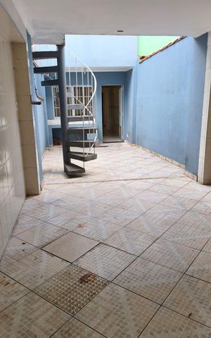 Casa à venda com 103m², 2 quartos e 1 vaga Casa à venda com 103m², 2 quartos e 1 vagaÁrea externa