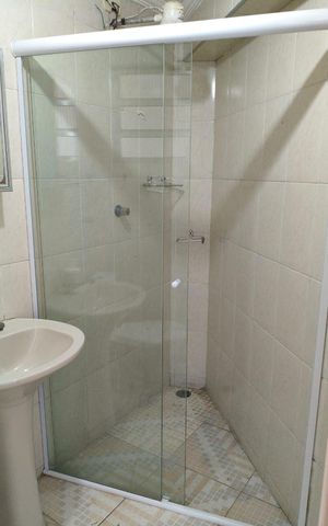 Casa à venda com 103m², 2 quartos e 1 vaga Casa à venda com 103m², 2 quartos e 1 vagaBanheiro