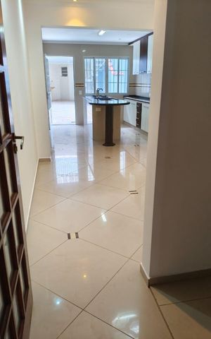 Casa à venda com 103m², 2 quartos e 1 vaga Casa à venda com 103m², 2 quartos e 1 vagaCozinha