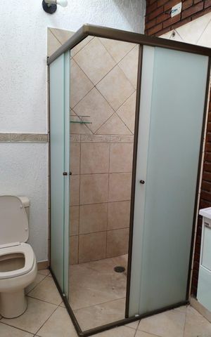 Casa à venda com 103m², 2 quartos e 1 vaga Casa à venda com 103m², 2 quartos e 1 vagaBanheiro