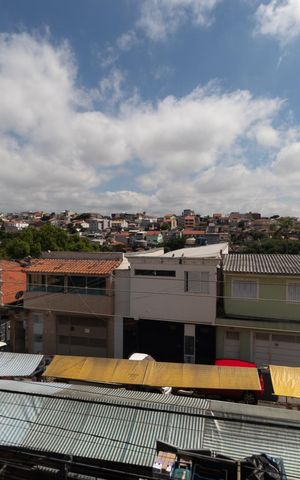 Casa à venda com 180m², 4 quartos e 2 vagas Casa à venda com 180m², 4 quartos e 2 vagasVista