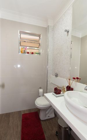Casa à venda com 180m², 4 quartos e 2 vagas Casa à venda com 180m², 4 quartos e 2 vagasLavabo