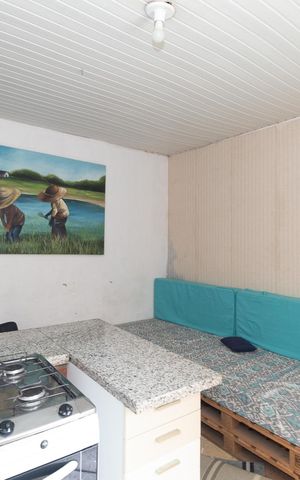 Casa à venda com 180m², 4 quartos e 2 vagas Casa à venda com 180m², 4 quartos e 2 vagasCozinha