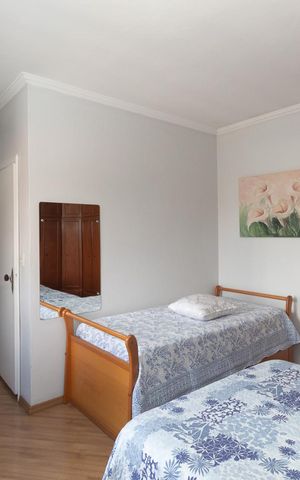 Casa à venda com 180m², 4 quartos e 2 vagas Casa à venda com 180m², 4 quartos e 2 vagasQuarto 1
