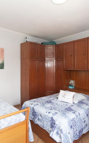 Casa à venda com 180m², 4 quartos e 2 vagas Casa à venda com 180m², 4 quartos e 2 vagasQuarto 1
