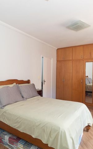 Casa à venda com 180m², 4 quartos e 2 vagas Casa à venda com 180m², 4 quartos e 2 vagasQuarto 2