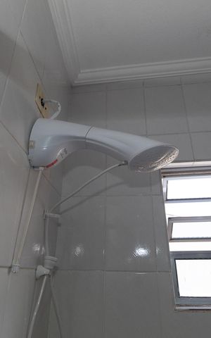 Casa à venda com 180m², 4 quartos e 2 vagas Casa à venda com 180m², 4 quartos e 2 vagasBanheiro 2
