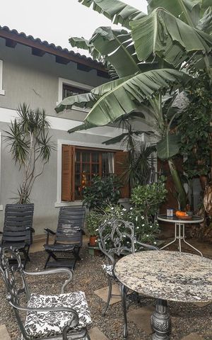 Casa à venda com 226m², 3 quartos e 3 vagasFundos