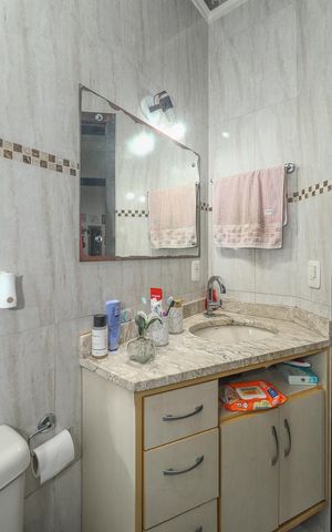 Casa à venda com 226m², 3 quartos e 3 vagasBanheiro Social