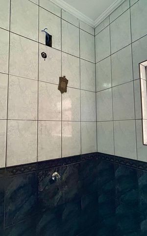 Casa à venda com 300m², 3 quartos e 2 vagas Casa à venda com 300m², 3 quartos e 2 vagasBanheiro da Suíte