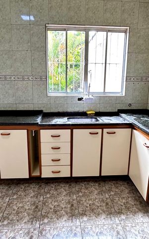 Casa à venda com 300m², 3 quartos e 2 vagas Casa à venda com 300m², 3 quartos e 2 vagasCozinha