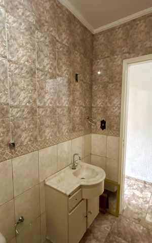 Casa à venda com 300m², 3 quartos e 2 vagas Casa à venda com 300m², 3 quartos e 2 vagasBanheiro 1