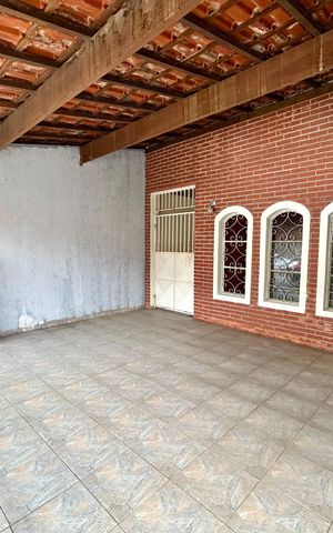 Casa à venda com 300m², 3 quartos e 2 vagas Casa à venda com 300m², 3 quartos e 2 vagasGaragem