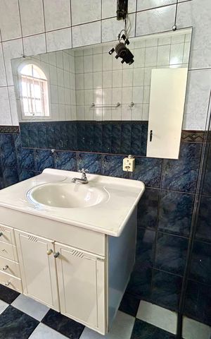 Casa à venda com 300m², 3 quartos e 2 vagas Casa à venda com 300m², 3 quartos e 2 vagasBanheiro da Suíte