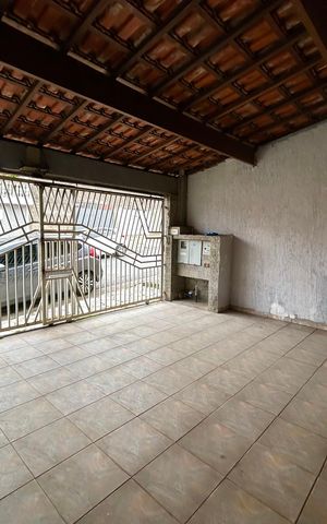 Casa à venda com 300m², 3 quartos e 2 vagas Casa à venda com 300m², 3 quartos e 2 vagasGaragem