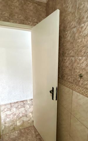 Casa à venda com 300m², 3 quartos e 2 vagas Casa à venda com 300m², 3 quartos e 2 vagasBanheiro 1
