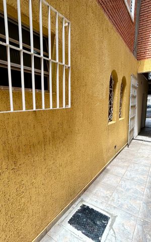 Casa à venda com 300m², 3 quartos e 2 vagas Casa à venda com 300m², 3 quartos e 2 vagasQuintal