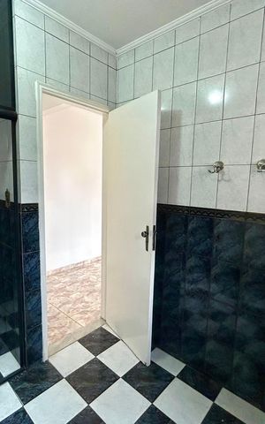 Casa à venda com 300m², 3 quartos e 2 vagas Casa à venda com 300m², 3 quartos e 2 vagasBanheiro da Suíte