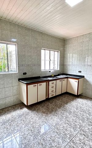 Casa à venda com 300m², 3 quartos e 2 vagas Casa à venda com 300m², 3 quartos e 2 vagasCozinha