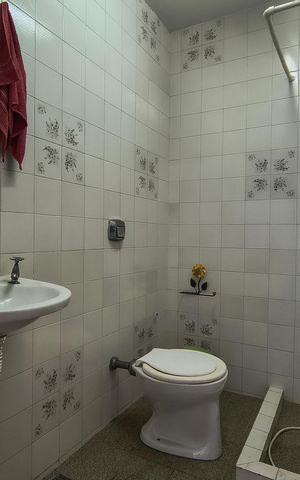 Casa à venda com 742m², 3 quartos e NaN vagas Casa à venda com 742m², 3 quartos e NaN vagasÁrea comum - Banheiro 2