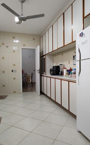 Casa à venda com 742m², 3 quartos e NaN vagas Casa à venda com 742m², 3 quartos e NaN vagasCozinha