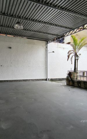 Casa à venda com 742m², 3 quartos e NaN vagas Casa à venda com 742m², 3 quartos e NaN vagasÁrea comum
