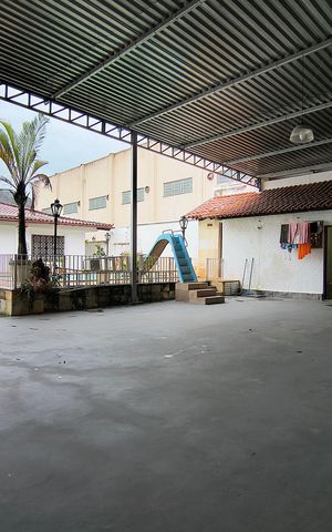 Casa à venda com 742m², 3 quartos e NaN vagas Casa à venda com 742m², 3 quartos e NaN vagasÁrea comum