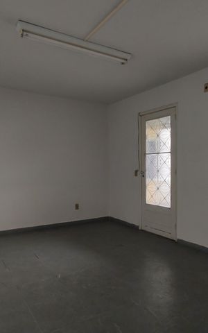 Casa à venda com 742m², 3 quartos e NaN vagas Casa à venda com 742m², 3 quartos e NaN vagasEdícula