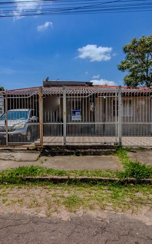 Casa à venda com 350m², 4 quartos e 3 vagasFachada