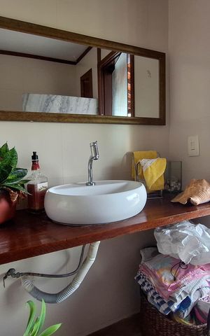 Casa à venda com 420m², 4 quartos e 4 vagas Casa à venda com 420m², 4 quartos e 4 vagasLavabo