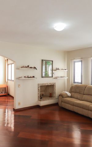 Apartamento à venda com 200m², 4 quartos e 3 vagas Apartamento à venda com 200m², 4 quartos e 3 vagasSala