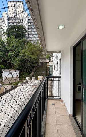 Apartamento à venda com 111m², 3 quartos e 2 vagas Apartamento à venda com 111m², 3 quartos e 2 vagasVaranda da sala