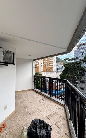 Apartamento à venda com 111m², 3 quartos e 2 vagas Apartamento à venda com 111m², 3 quartos e 2 vagasQuarto 3 - varanda