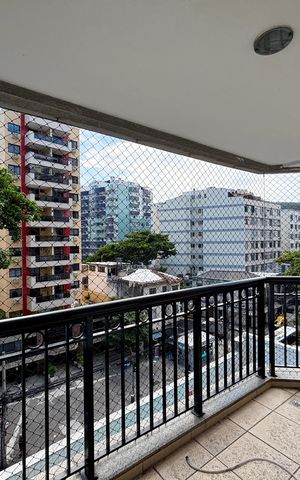 Apartamento à venda com 111m², 3 quartos e 2 vagas Apartamento à venda com 111m², 3 quartos e 2 vagasQuarto 3 - varanda