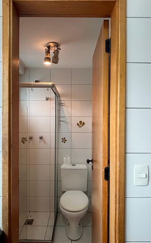 Apartamento à venda com 111m², 3 quartos e 2 vagas Apartamento à venda com 111m², 3 quartos e 2 vagasÁrea de serviço - banheiro
