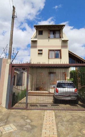 Casa à venda com 160m², 3 quartos e 2 vagas Casa à venda com 160m², 3 quartos e 2 vagasFachada