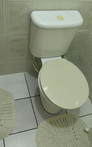 Casa à venda com 98m², 2 quartos e 1 vagaBanheiro de serviço