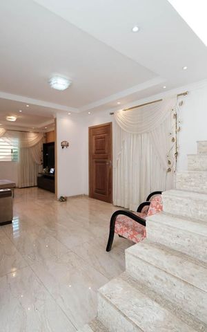 Casa à venda com 190m², 3 quartos e 2 vagasSala
