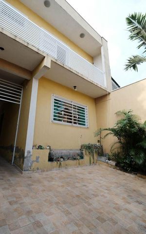 Casa à venda com 190m², 3 quartos e 2 vagasGaragem