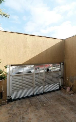 Casa à venda com 190m², 3 quartos e 2 vagasSala