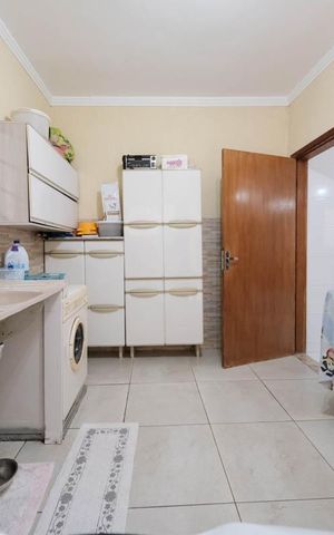 Casa à venda com 190m², 3 quartos e 2 vagasÁrea de Serviço