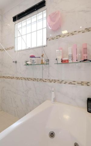 Casa à venda com 190m², 3 quartos e 2 vagasSuíte 3