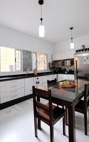 Casa à venda com 190m², 3 quartos e 2 vagasCozinha