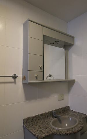 Apartamento à venda com 254m², 4 quartos e 2 vagasBanheiro da suíte