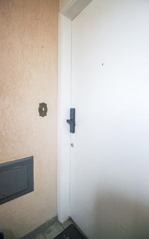 Apartamento à venda com 65m², 2 quartos e 2 vagasFechadura eletrônica 