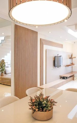 Casa à venda com 284m², 3 quartos e 3 vagasSala
