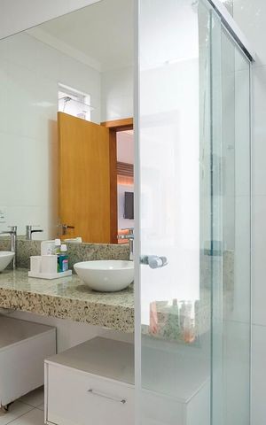 Casa à venda com 284m², 3 quartos e 3 vagasBanheiro da suíte 1