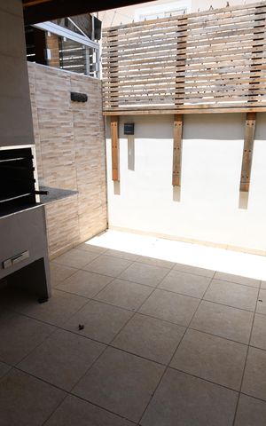 Casa de condomínio à venda com 80m², 3 quartos e 2 vagasVaranda gourmet