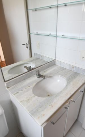 Casa de condomínio à venda com 80m², 3 quartos e 2 vagasBanheiro Social